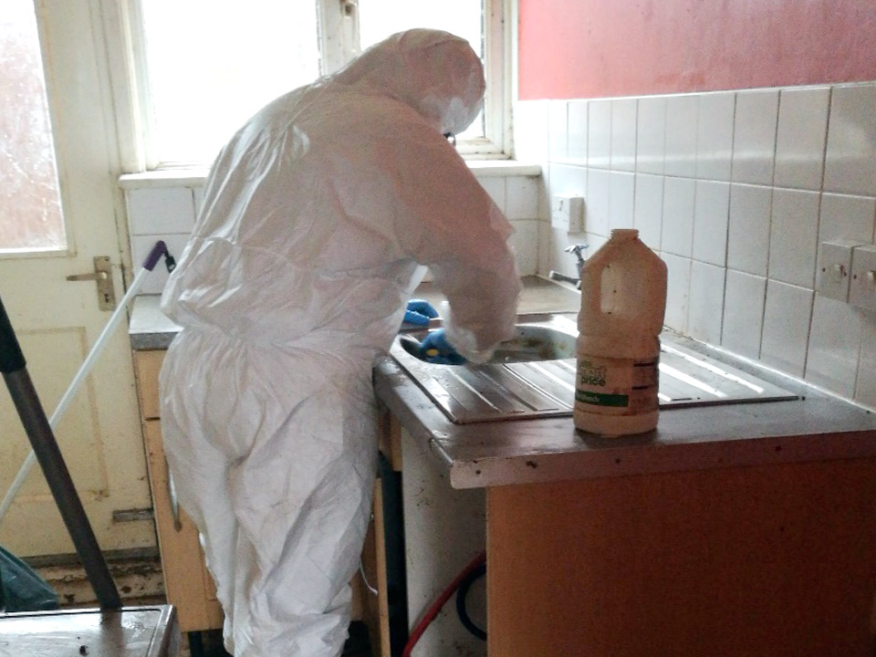 Emergency response cleaning